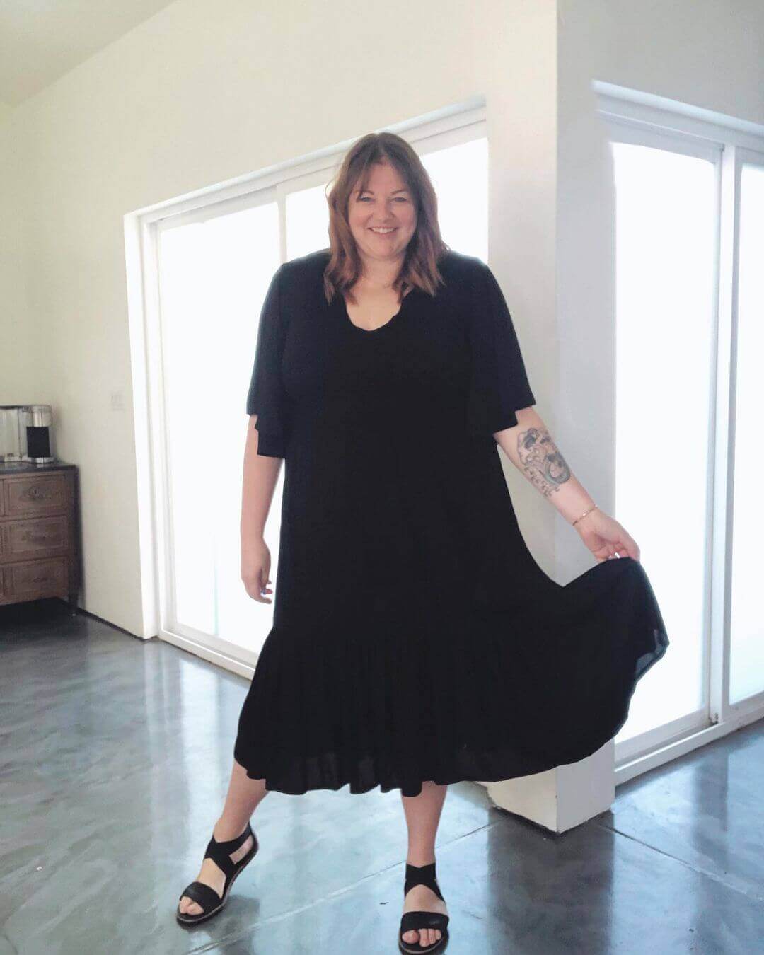 Cleo Short Sleeve Midi Dress in Black